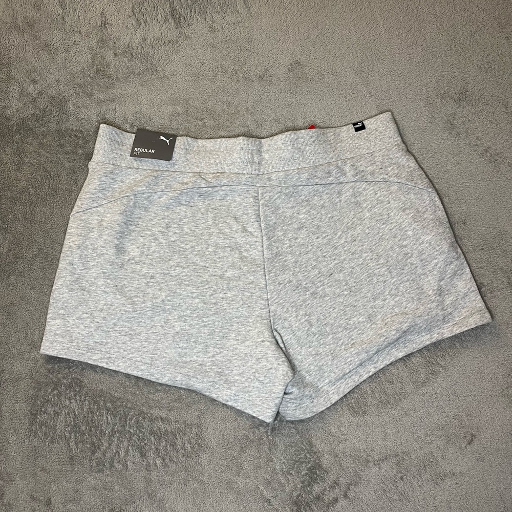 Women’s Puma shorts size XL - Picture 2 of 9
